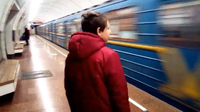 Станція Дорогожичі (Київський метрополітен) 🇺🇦 смотреть онлайн