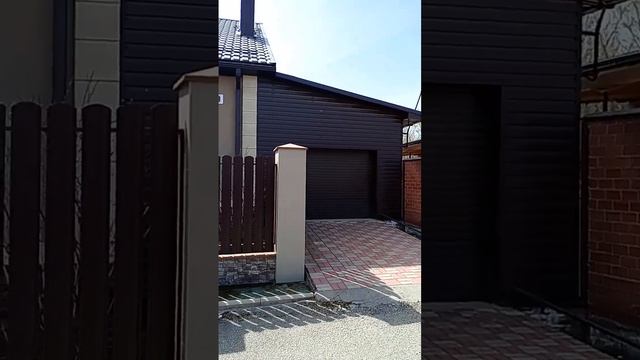 Продам дом на юге 140 м2 с баней из кругляка, мангальной зоной и гаражом! Курортный микрайрайон. смотреть онлайн