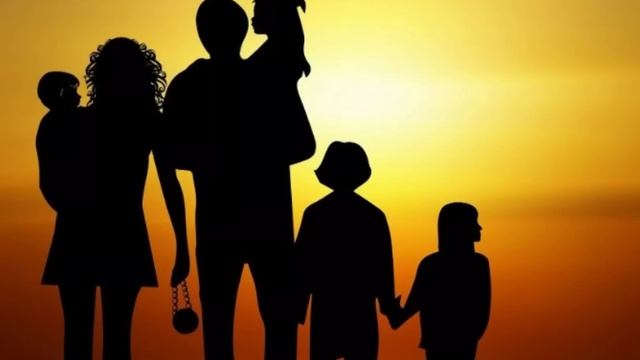 В метель богач дал замёрзшей бедняжке код от домофона.Но когда... истории из жизни смотреть онлайн