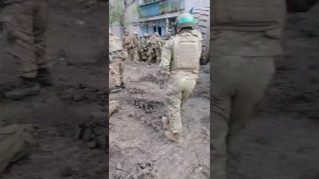 ⚡️СВО 18+ Террористические подразделения ВСУ регулярно прикрываются мирными жителями смотреть онлайн