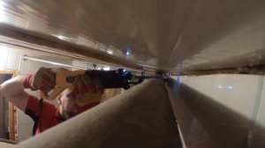 Спилили трубы отопления демонтаж сабельной пилой