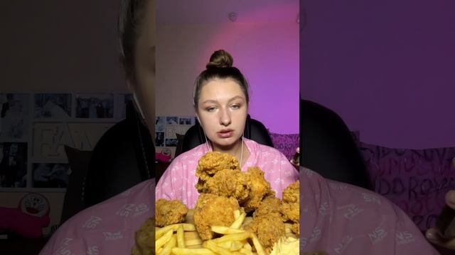 АСМР МУКБАНГ БОЛТАЛКА ЧАВКАНЬЕ MUKBANG | ПРАЗДНУЕМ 2k ПОДПИСЧИКОВ | КРЫЛЬЯ KFC