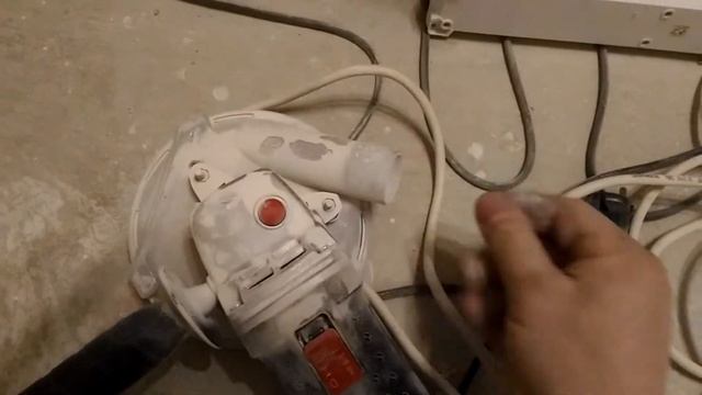 Продолжаем разбирать мебель.Зачистил стены смотреть онлайн