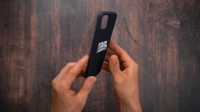 IPhone 11 Karl Lagerfeld KLHCN61SLKLRBK Szilikon Tok Stack Logo Fekete