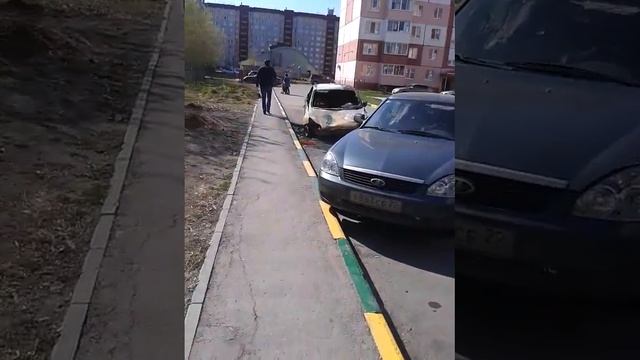 Cгоревшая машина на ул. Балтийская, г.Барнаул смотреть онлайн