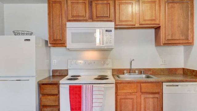 Under New Management: Residence at Tropicana Apartments смотреть онлайн
