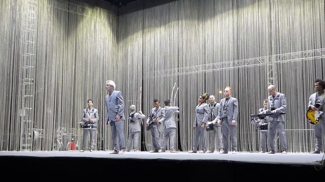 David Byrne - I Dance Like This (Houston 04.28.18) HD смотреть онлайн