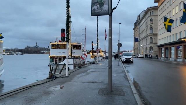 Stockholm Walks: Grey Skies, Ice Skating, Shorelines, A Bit Of History And An Art Museum. City Life