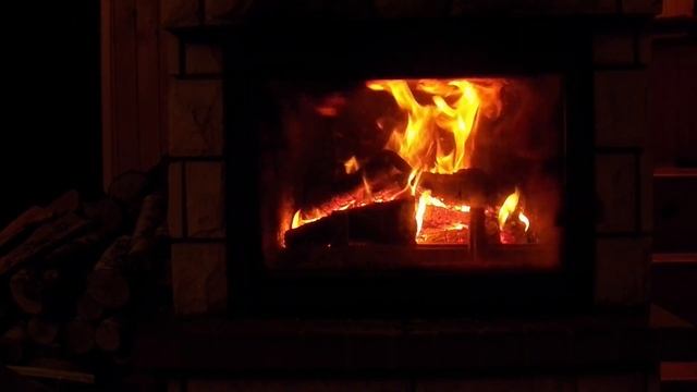 Burning Fireplace for Stress Relief | Relaxing Ambiance with Pleasant Crackling Fire Sounds смотреть онлайн