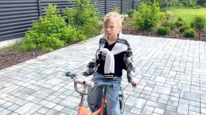 СОФИЯ И НИКА В САЛОНЕ КРАСОТЫ. ПРОКАЛОЛИ УШИ НИКЕ. СОФУНЬЯ ШАЛУНЬЯ