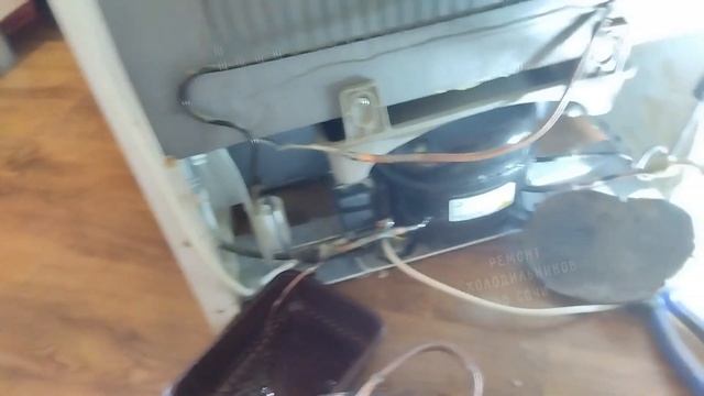 Холодильник VESTEL намерзает снег