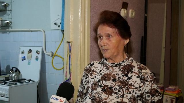 Пенсионерка живет в собственной квартире в ужасных условиях 3 смотреть онлайн