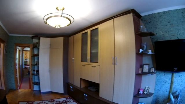 Продаж трикімнатної квартири в тихому центрі міста по вулиці Сахарова смотреть онлайн