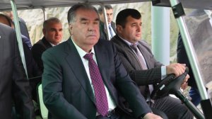 Эмомали Рахмон открыл новое предприятие по производству кирпича в районе Рудаки