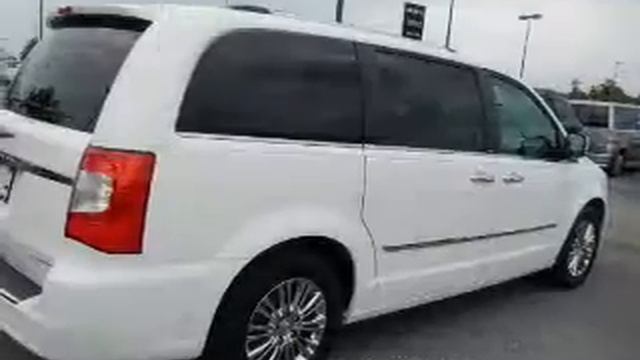 2011 Chrysler Town & Country - Fruitland Park FL смотреть онлайн
