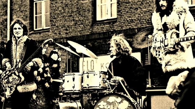 CREAM - Tales Of Brave Ulysses (Lyric Video) смотреть онлайн