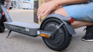 Электросамокат Xiaomi Electric Scooter 4 Pro (2nd Gen). Задний привод и поворотники.