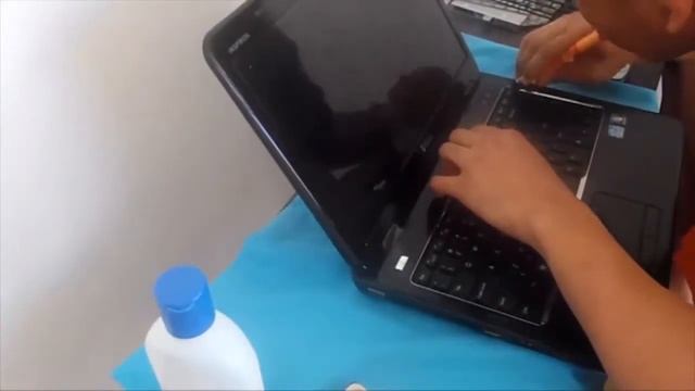 DELL Inspiron N4110 Applying Thermal Paste and Fan Cleaning смотреть онлайн