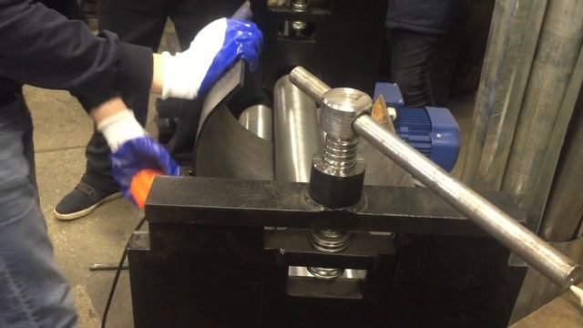 Вальцовочный станок RME-650x6. Прокат обечайки 6мм смотреть онлайн
