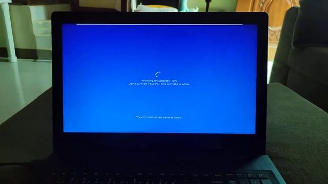 Upgrading from Windows 10 Version (1809) to Windows 10 Version (2004) смотреть онлайн
