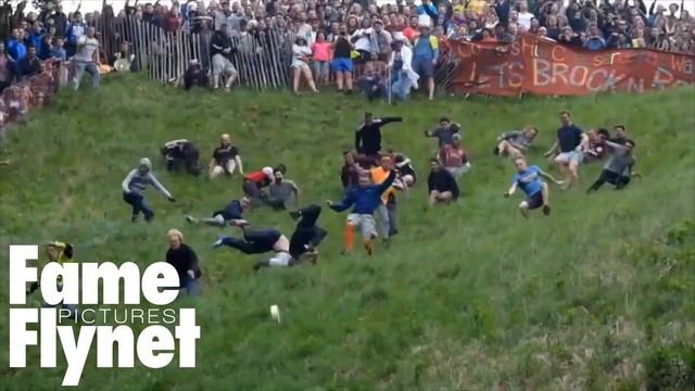 Cheese Rolling 2016 At Coopers Hill In Gloucestershire