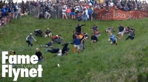 Cheese Rolling 2016 At Coopers Hill In Gloucestershire