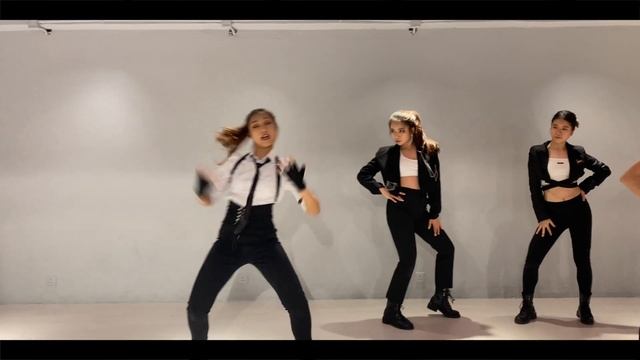 ITZY (있지) - Mafia 마.피.아. In the morning | Dance Cover | Hong Kong смотреть онлайн