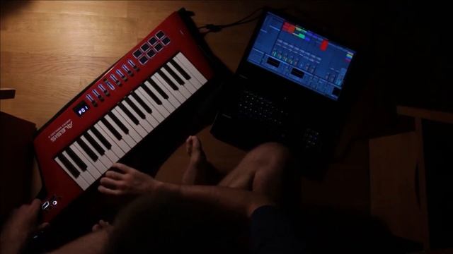 Ableton Live song - Synthave live keyboard performance - 'Midnight Dive' смотреть онлайн