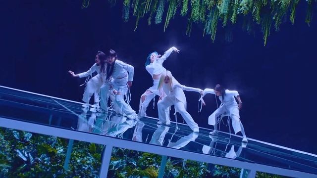 EVERGLOW X ITZY - FIRST X Mafia (마.피.아). In the morning (Mashup) смотреть онлайн