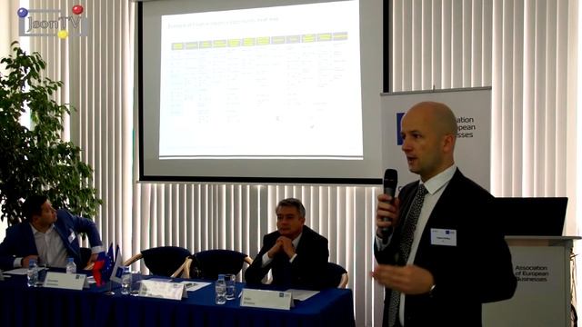 AEB. Digitizing Industry. Tadzio Schilling, Ernst & Young: Robotics Process Automation For SMB