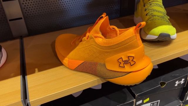 Under Armour HOVR Phantom 3 SE Suede “Formula Orange” - Style Code: 3026651-800 смотреть онлайн