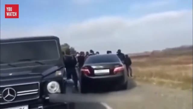 A man hampered a caravan of a Russian mafia boss, see what they did with him смотреть онлайн
