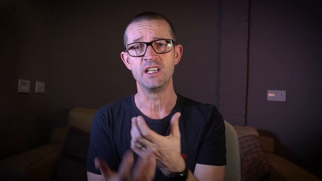 iPhone vs DSLR Camera - Which is right for you? (Canon M50) смотреть онлайн