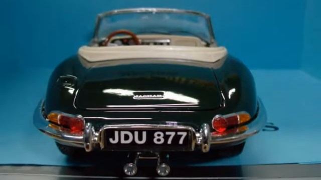 1/18 Jaguar E Type Cabriolet '1961' / Bburago [12046] Diecast Model смотреть онлайн