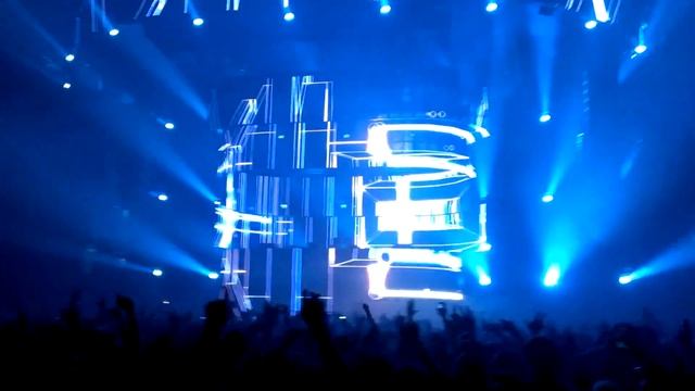 Swedish House Mafia in San Francisco 02/14/2013 смотреть онлайн