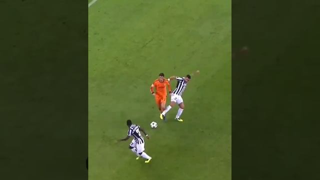 Ronaldo dribbling#football #ronaldo #dribbling #skills #fypRocha.x7 смотреть онлайн
