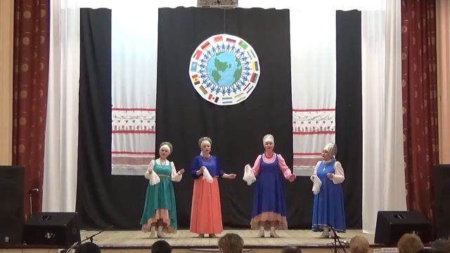 Народный коллектив ансамбль русской песни «Калинушка» «Над полями зорька светлая» смотреть онлайн