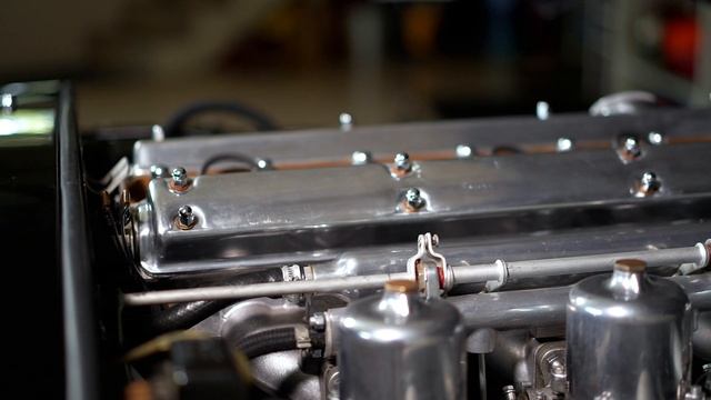 The Jaguar E Type - 1962 - Series I Roadster смотреть онлайн