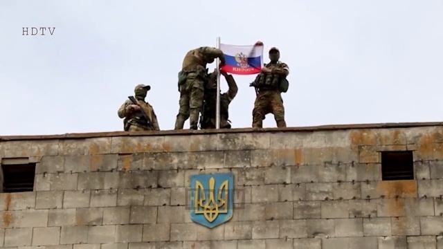 Момент поднятия Русского флага над администрацией Приморска. смотреть онлайн
