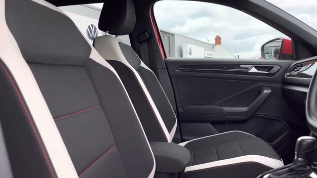Approved Used Volkswagen T-Roc SEL 2.0 TSI DSG 4M 190ps Flash Red | Wrexham Volkswagen смотреть онлайн