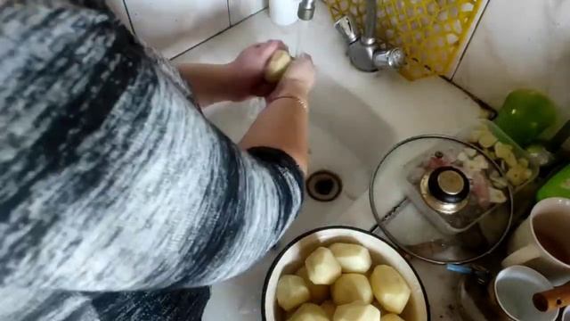 Как я провожу весь день на кухне. смотреть онлайн