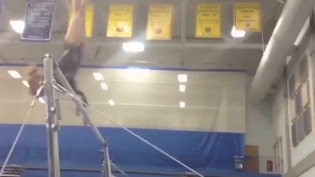Amazing young talented Gymnast смотреть онлайн