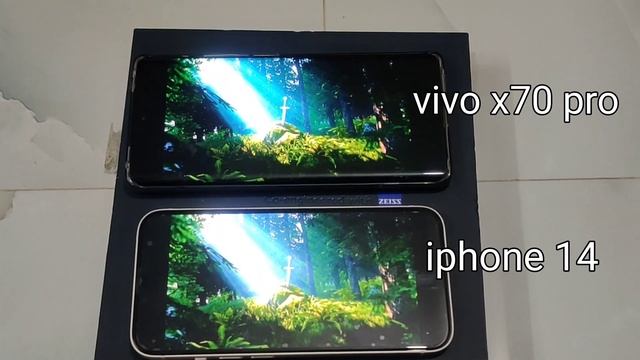vivo x70 pro VS Iphone 14 | display comparison | vivo display | retina display | comment for more.. смотреть онлайн