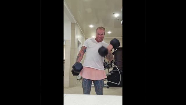 Russian guy in women's thong became a millionaire and caused a shock! Alexander Shpak смотреть онлайн