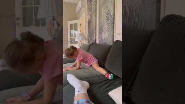 Лера Кудрявцева похвасталась успехами дочери в гимнастике смотреть онлайн