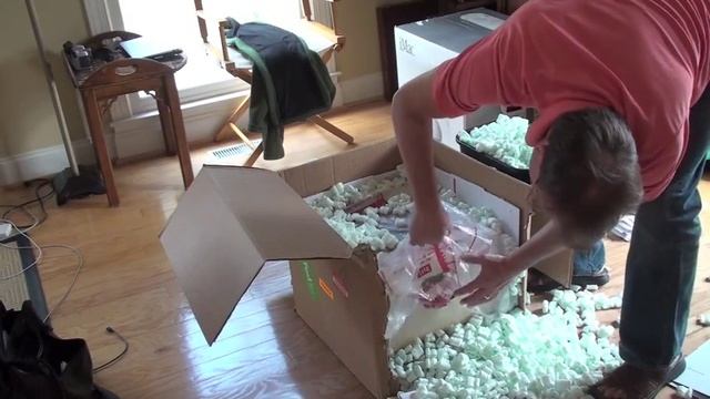 Brand new 1985 Apple IIc sealed in factory box смотреть онлайн