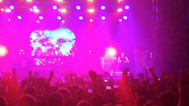 Three Days Grace - Infra red - Live SPb 02.11.2018 смотреть онлайн