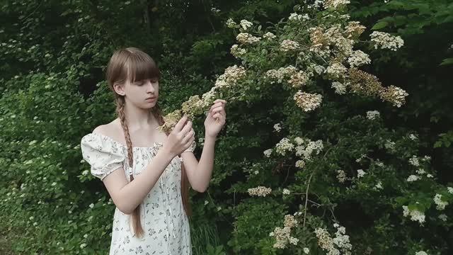 СМУГЛЯНКА — OST «В бой идут одни "старики"» поёт Мэриэлла (cover by Mariella) ко Дню Победы смотреть онлайн