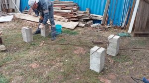 Ремонт дома в Краснодарском крае.  Собираю опалубку под армопояс.