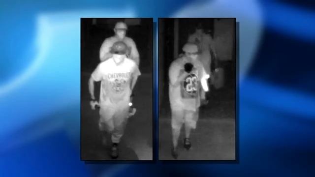 Crime Stoppers: 2 males broke in to the You Store It смотреть онлайн